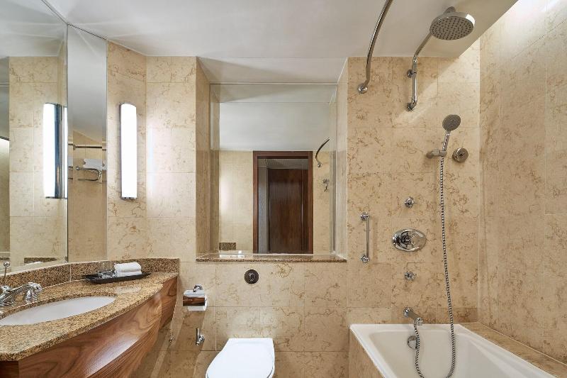 Executive Room, Sheraton Towers Singapore