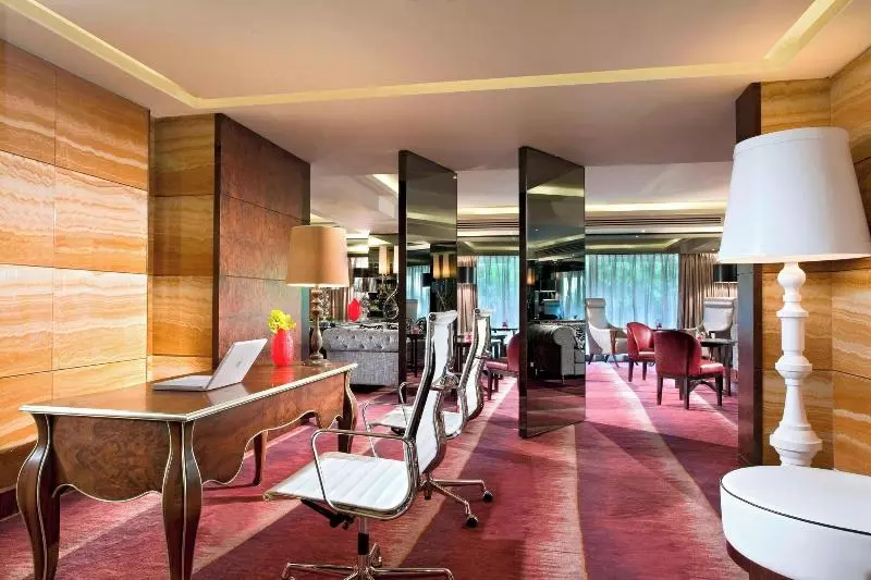 اتاق اجرایی, Sheraton Towers Singapore