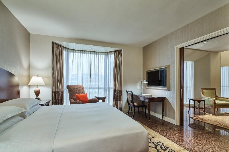 Executive Suite, Sheraton Towers Singapore