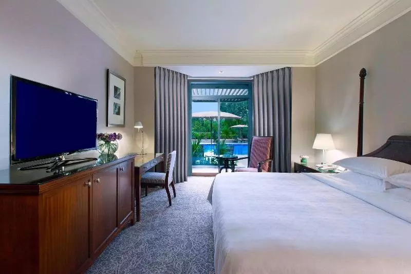 اتاق اجرایی با تخت بزرگ, Sheraton Towers Singapore