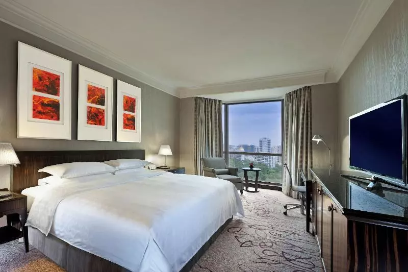 اتاق اجرایی با تخت بزرگ, Sheraton Towers Singapore