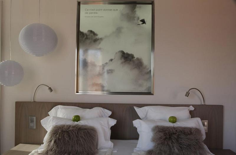 Deluxe Room King Size Bed, Sheraton Towers Singapore