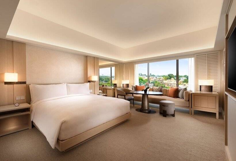 اتاق اجرایی, Conrad Singapore Orchard