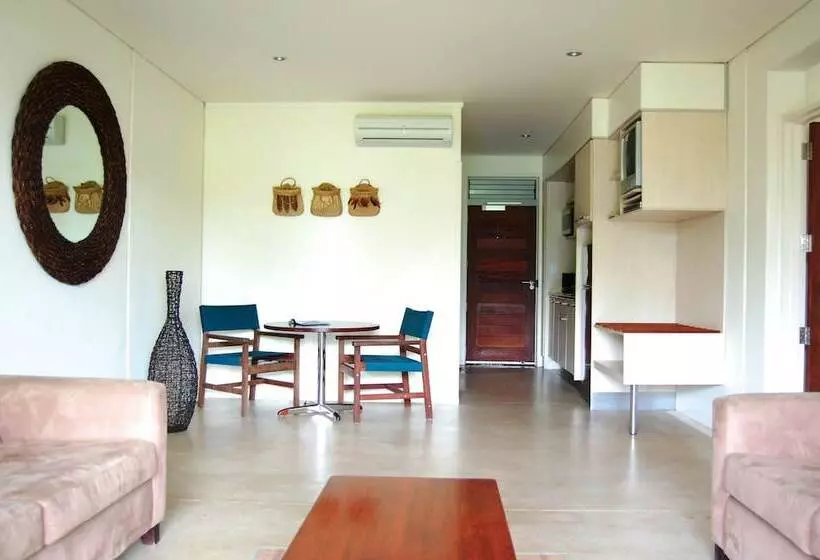 سوییت, Sunset Resort