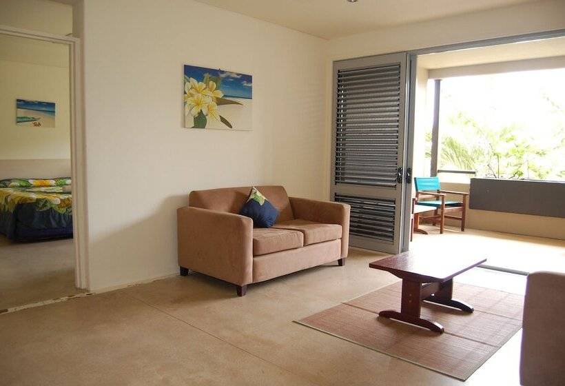 سوییت, Sunset Resort