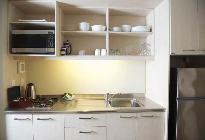 سوییت, Sunset Resort