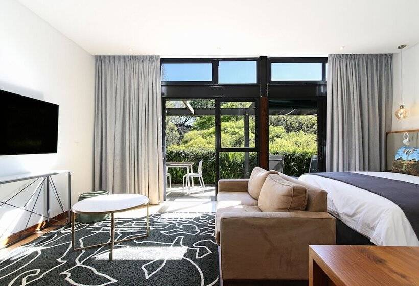 جناح جونيور, Vineyard