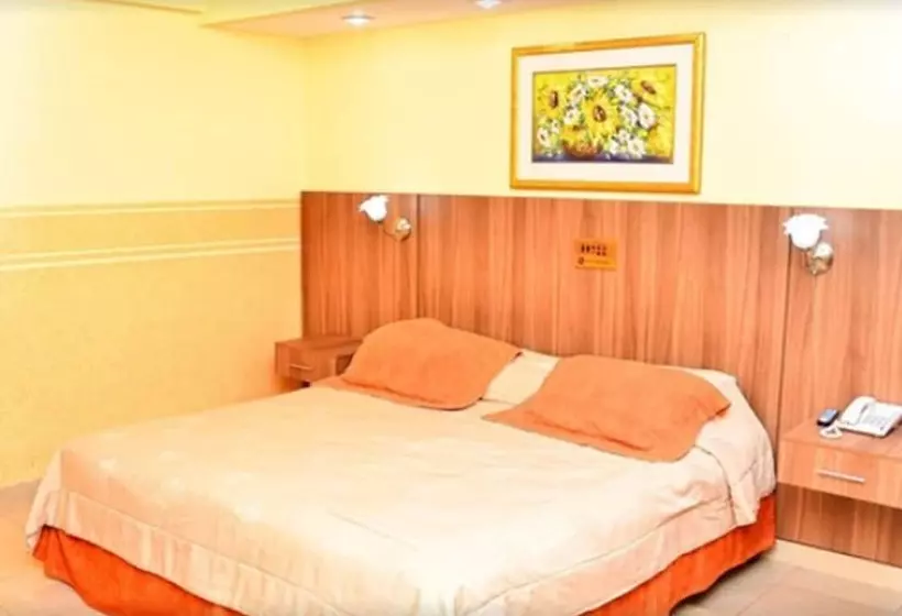اتاق استاندارد سه نفره, Presidente Hotel