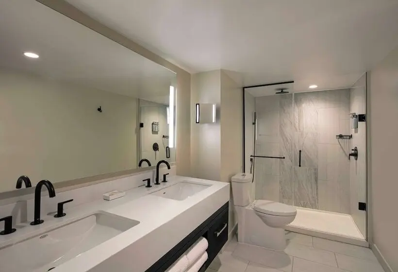 سوییت جونیور, The Royal Sonesta San Juan