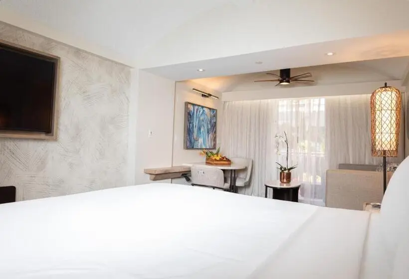 Club Room King Bed, The Royal Sonesta San Juan