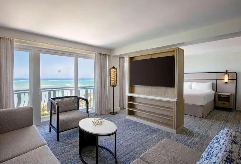 سوئیت اجرایی با تخت کینگ, The Royal Sonesta San Juan