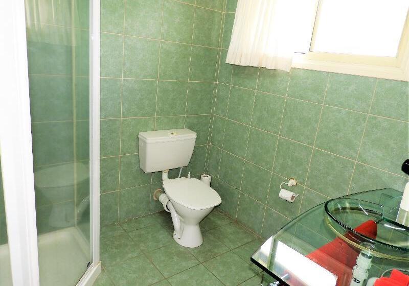 ویلای 3 خوابه, The Edgewater Resort & Spa