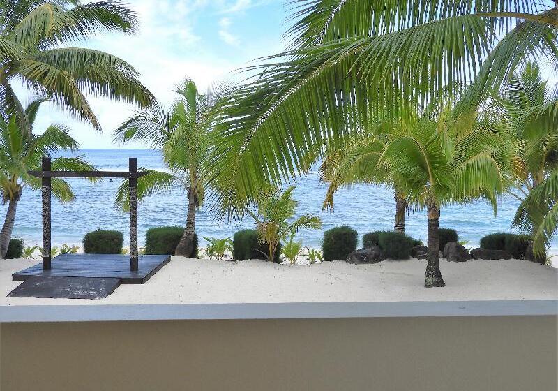 ویلای 3 خوابه, The Edgewater Resort & Spa