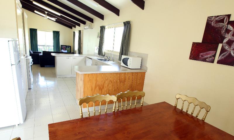 ویلای 3 خوابه, The Edgewater Resort & Spa