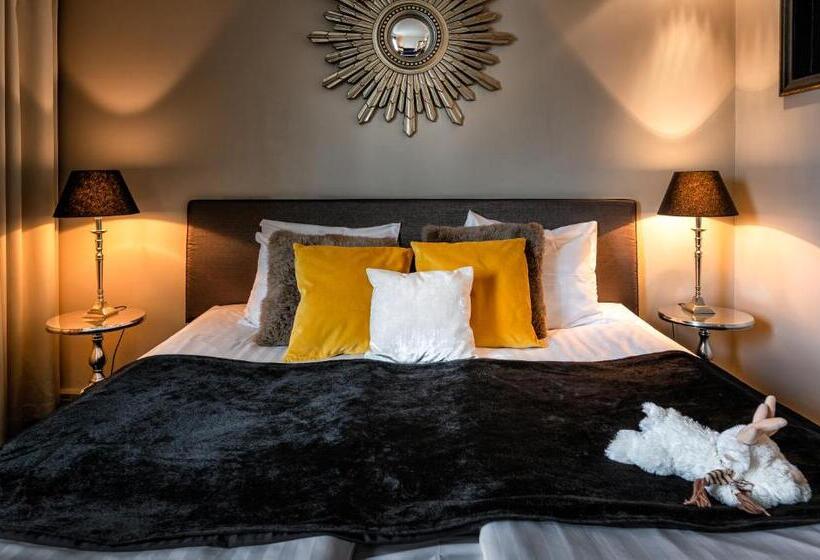 جناح جونيور, Arctic City