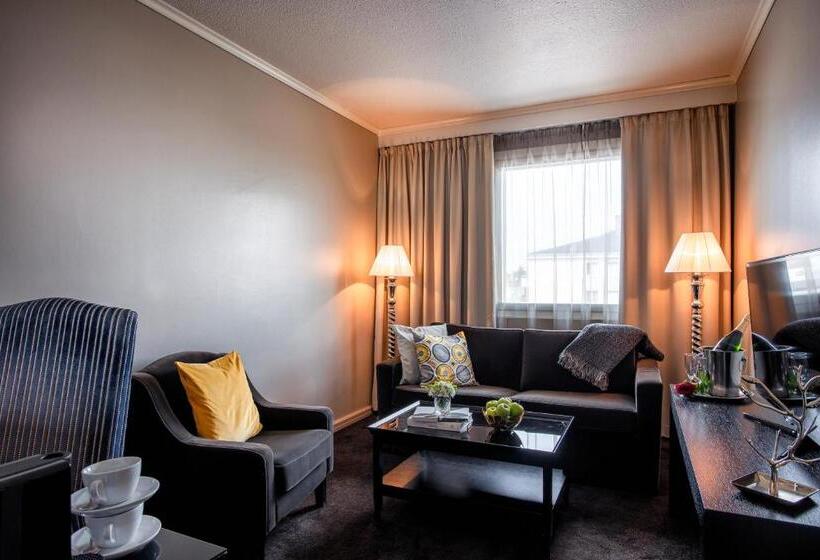 جناح جونيور, Arctic City