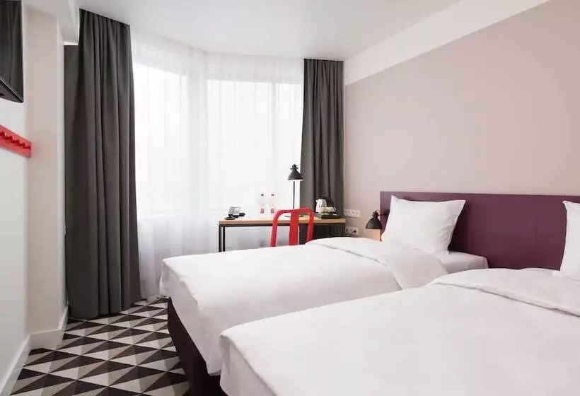 スタンダードルーム, Azimut Hotel Smolenskaya Moscow