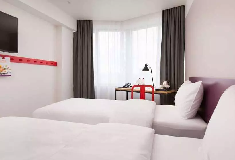 スタンダードルーム, Azimut Hotel Smolenskaya Moscow