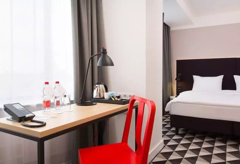 スーペリアールーム, Azimut Hotel Smolenskaya Moscow
