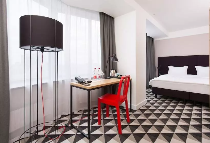 スーペリアールーム, Azimut Hotel Smolenskaya Moscow