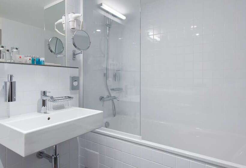 小型套房, Azimut Hotel Smolenskaya Moscow