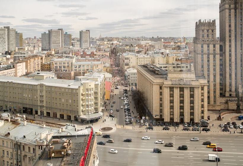 初级行政套房, Azimut Hotel Smolenskaya Moscow