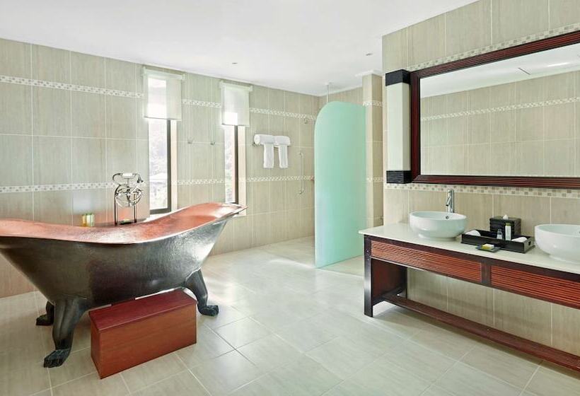 اتاق استاندارد با تخت بزرگ, Doubletree By Hilton Seychelles Allamanda Resort & Spa