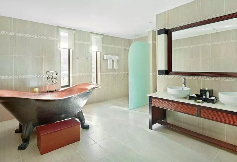 اتاق استاندارد با تخت بزرگ, Doubletree By Hilton Seychelles Allamanda Resort & Spa