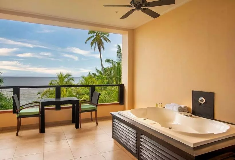 اتاق استاندارد با تخت بزرگ, Doubletree By Hilton Seychelles Allamanda Resort & Spa