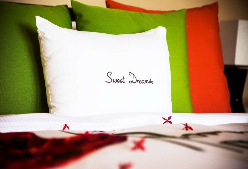 اتاق استاندارد با تخت بزرگ, Doubletree By Hilton Seychelles Allamanda Resort & Spa