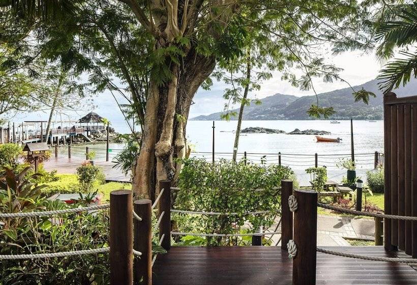 سوییت جونیور با چشم‌انداز دریا, Fisherman S  Cove Resort