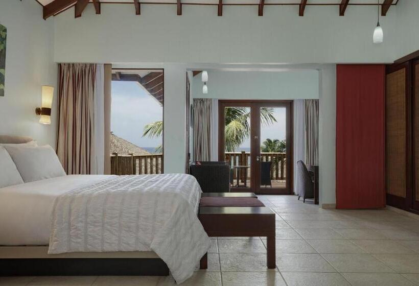 سوییت اجرایی, Fisherman S Cove Resort