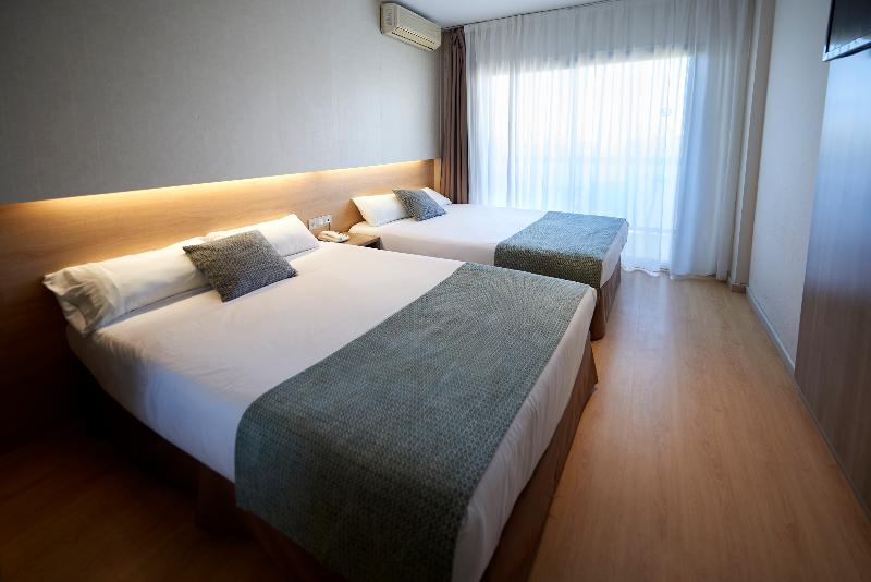 キングサイズベッドのスタンダードルーム, Holiday Inn Yanbu, An Ihg