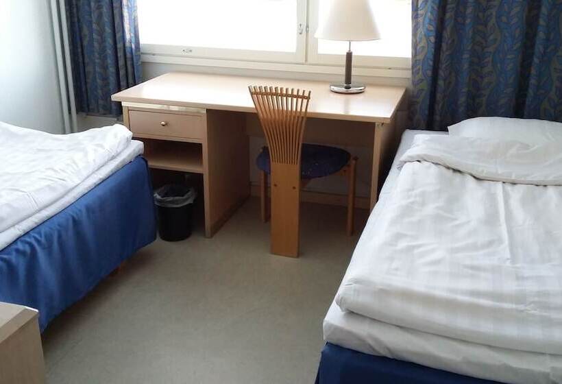 スタンダードルーム, Li Pietari Kylliäinen