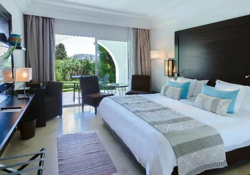 اتاق لوکس با چشم‌انداز دریا, Mövenpick Hotel Gammarth Tunis