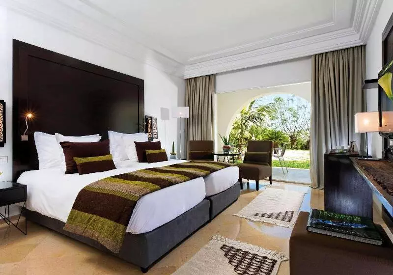 اتاق لوکس با چشم‌انداز دریا, Mövenpick Hotel Gammarth Tunis