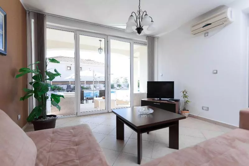 اتاق سوپریور با چشم‌انداز دریا, Mövenpick Hotel Gammarth Tunis