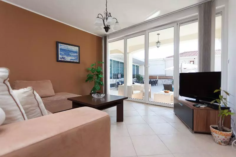 اتاق سوپریور با چشم‌انداز دریا, Mövenpick Hotel Gammarth Tunis