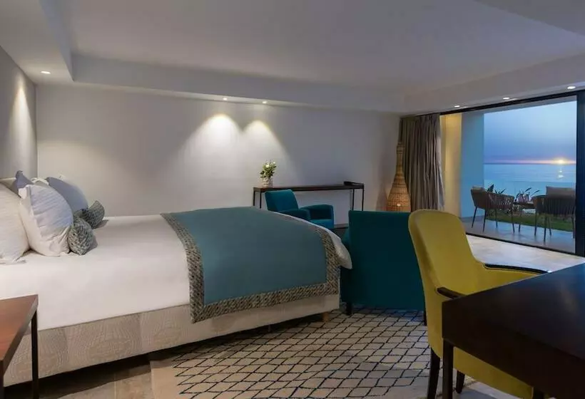اتاق سوپریور با چشم‌انداز دریا, Mövenpick Hotel Gammarth Tunis