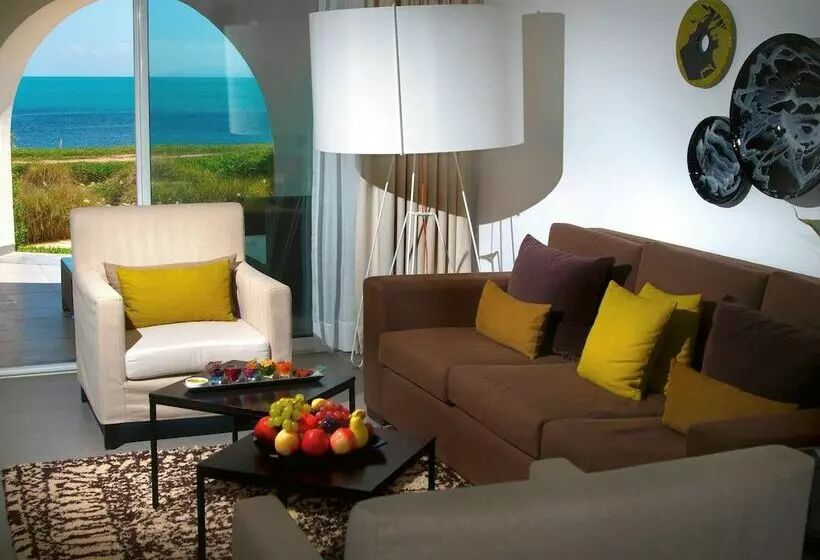اتاق سوپریور با چشم‌انداز دریا, Mövenpick Hotel Gammarth Tunis