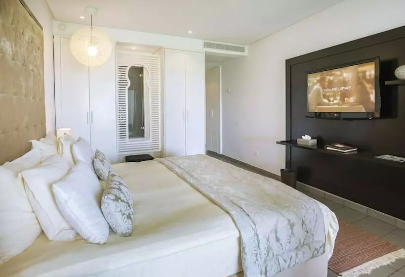 اتاق کلاسیک با چشم‌انداز دریا, Mövenpick Hotel Gammarth Tunis