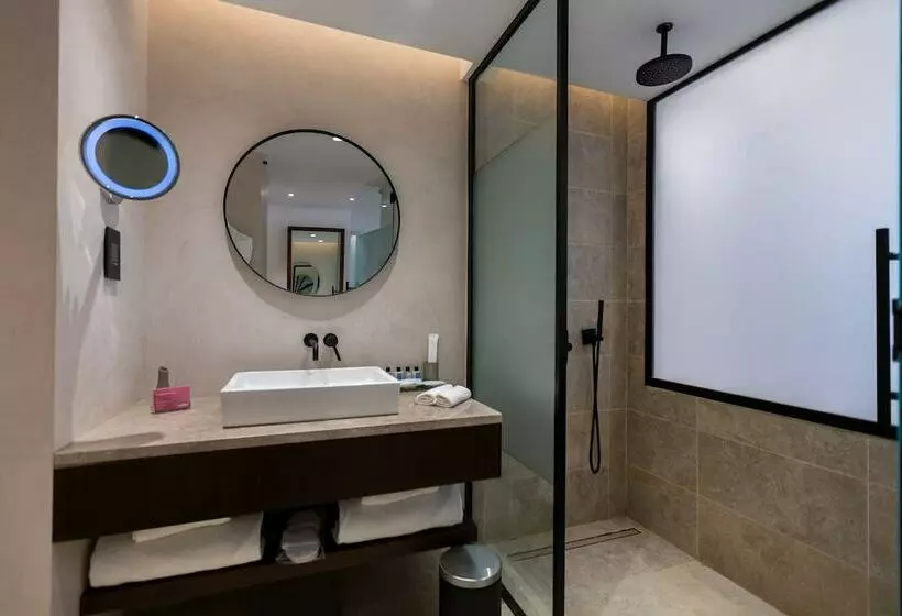 اتاق کلاسیک با چشم‌انداز دریا, Mövenpick Hotel Gammarth Tunis