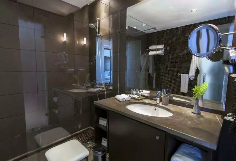 Classic Room Double Bed Sea View, Mövenpick Hotel Gammarth Tunis