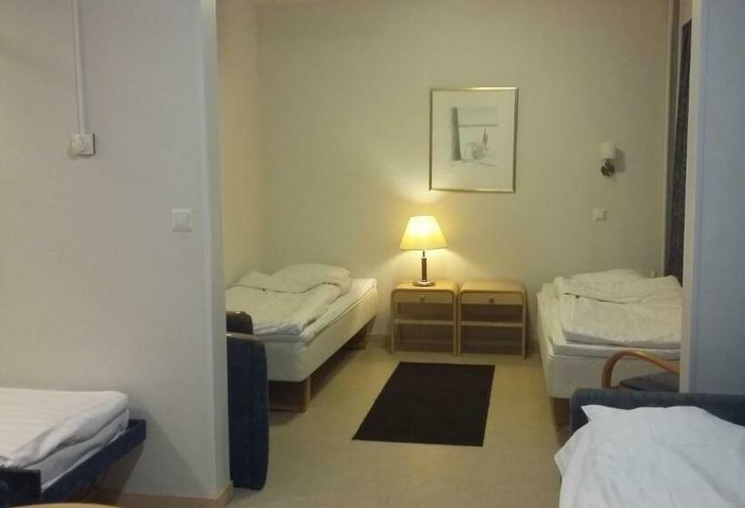 ファミリールーム, Li Pietari Kylliäinen