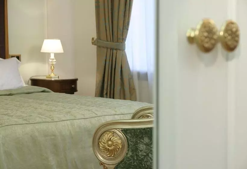 اتاق کلاسیک, Savoy Moscow