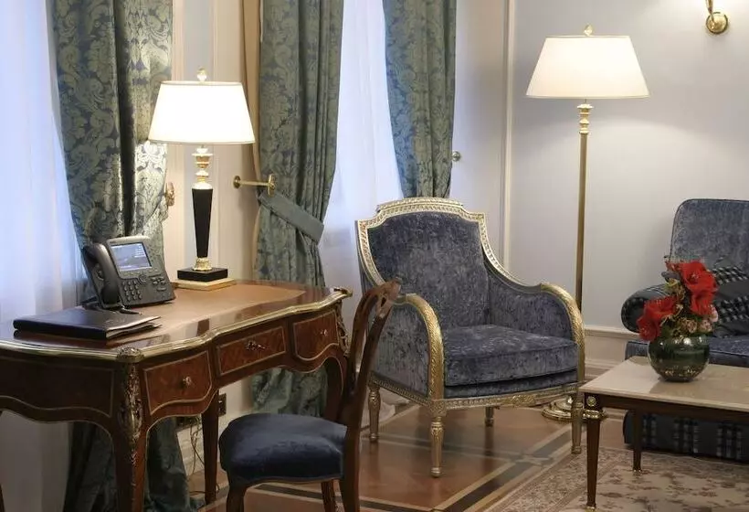 سوییت جونیور, Savoy Moscow