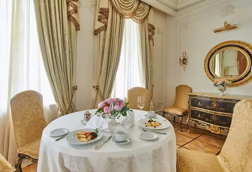 سوییت, Savoy Moscow