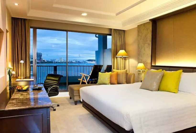 クラブルーム, Dusit Thani Pattaya