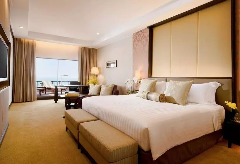 キングサイズベッドのクラブルーム, Dusit Thani Pattaya