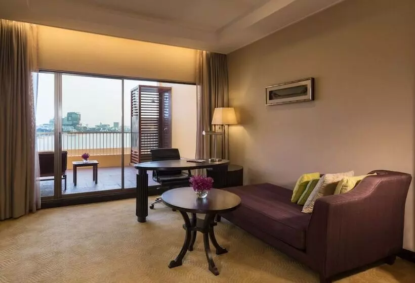 キングサイズベッドのクラブルーム, Dusit Thani Pattaya